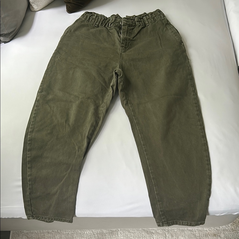 Zara Green Denim Pants with Relaxed Fit and Tapered Ankle